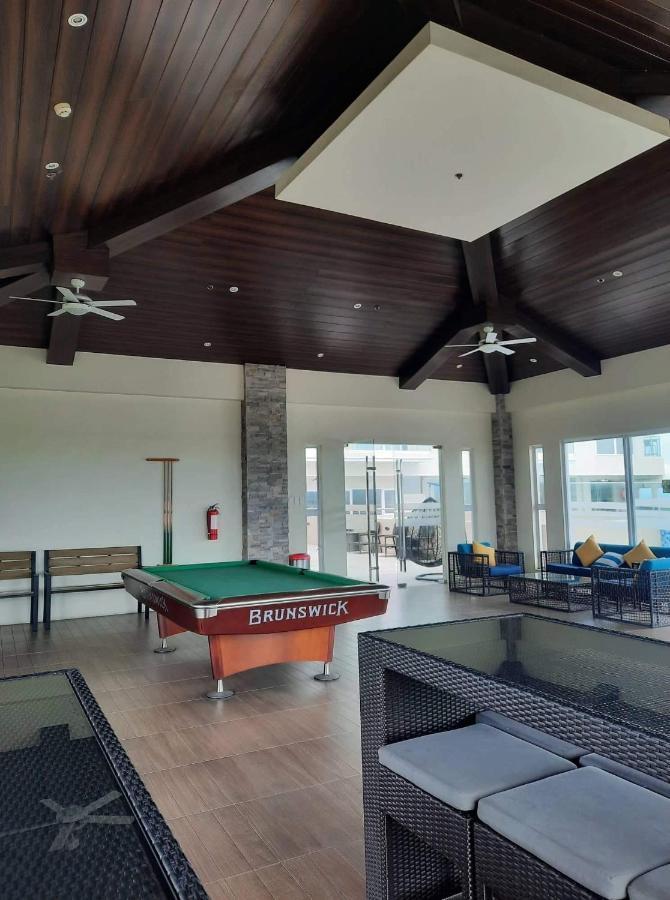 Condo With Direct Access To Shopping Mall In Bacolod City Exterior photo